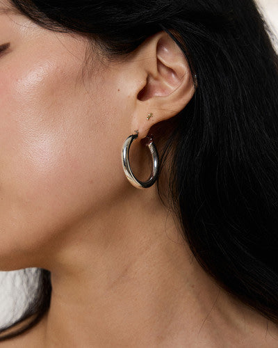 volume click hoop earring – chunky volume with a clean silhouette | HANNA543