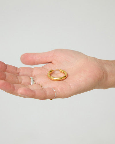 volume click hoop earring – slow jewelry handmade in Seoul | HANNA543