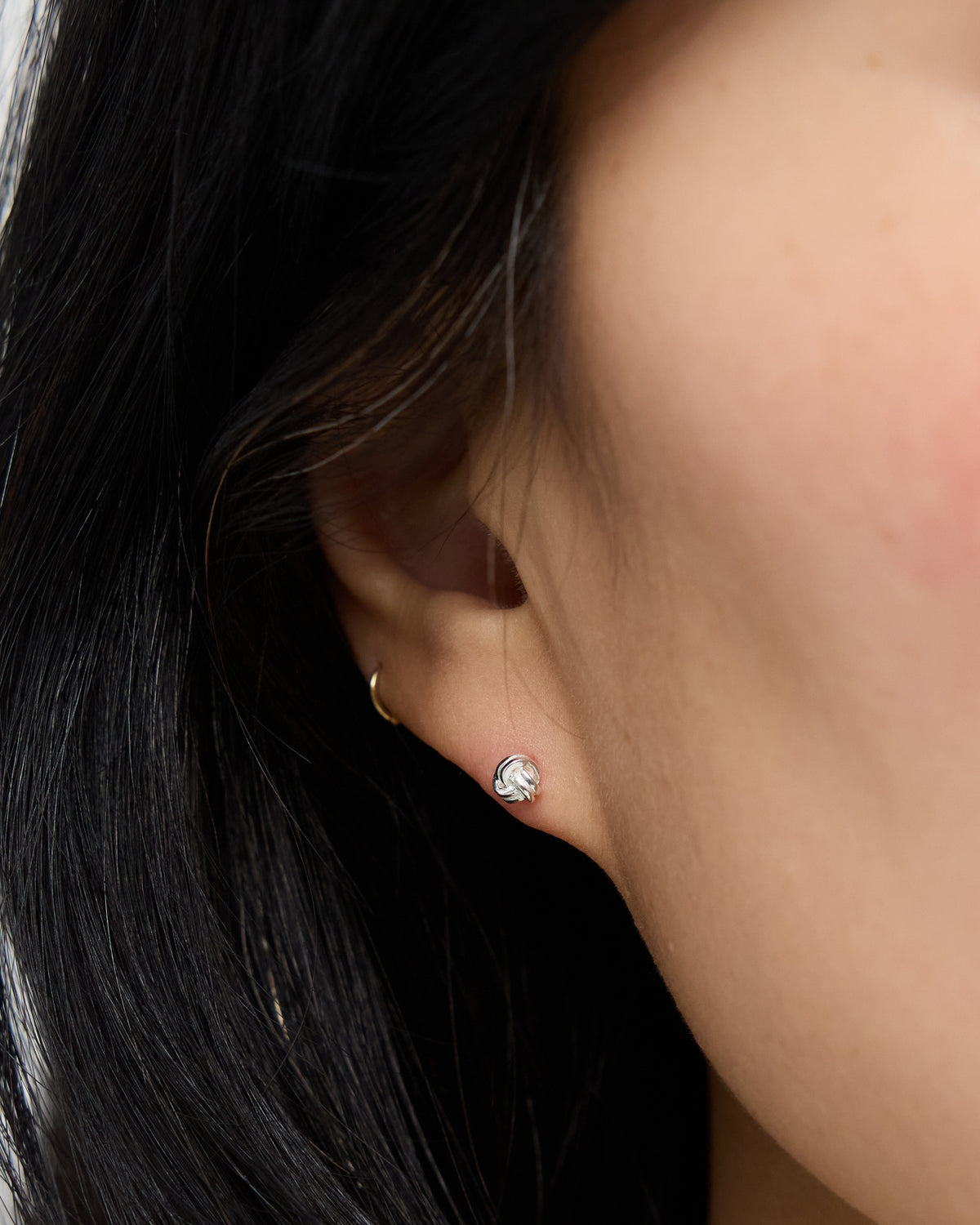 silver ball piercing – tiny stud worn on the ear | HANNA543