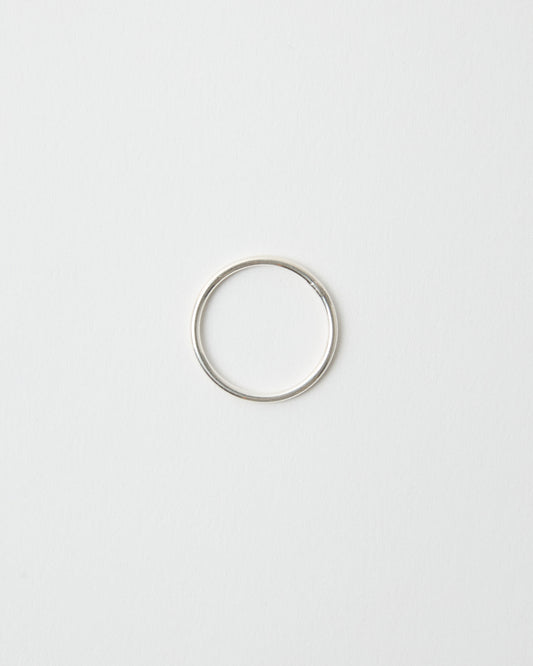 flow stack band ring – a simple stacking ring to wear daily | HANNA543