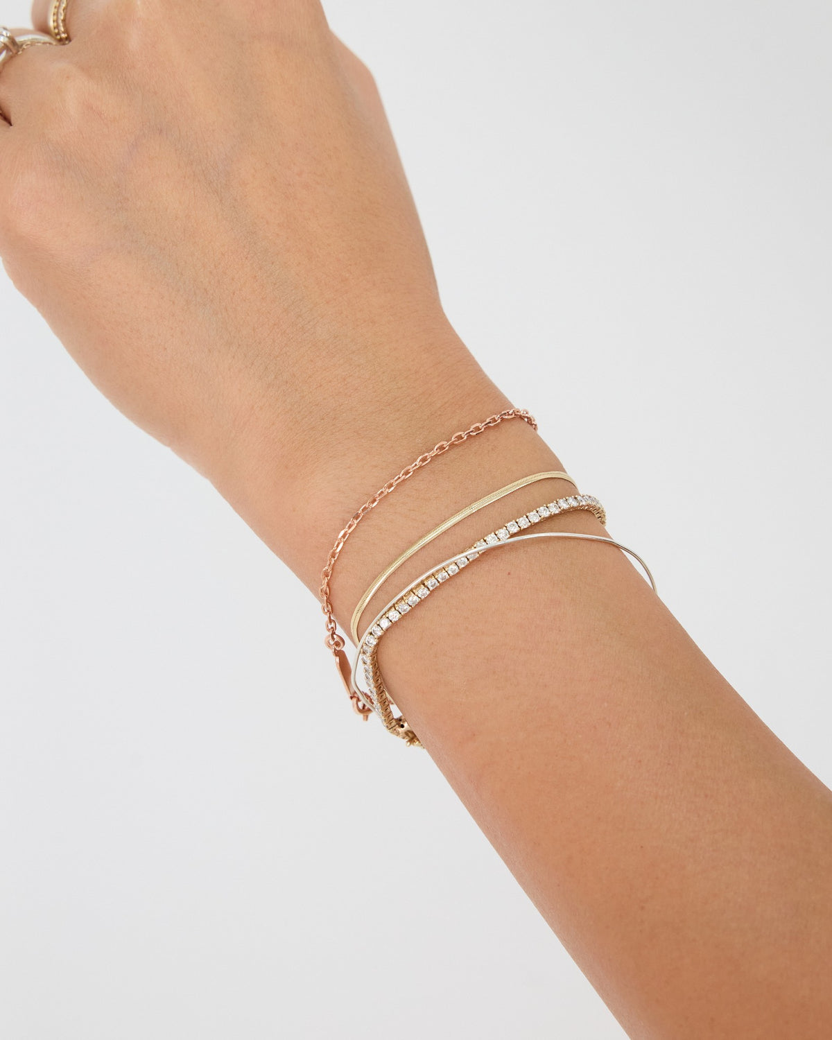 classic link chain bracelet in gold – photo 20 | HANNA543