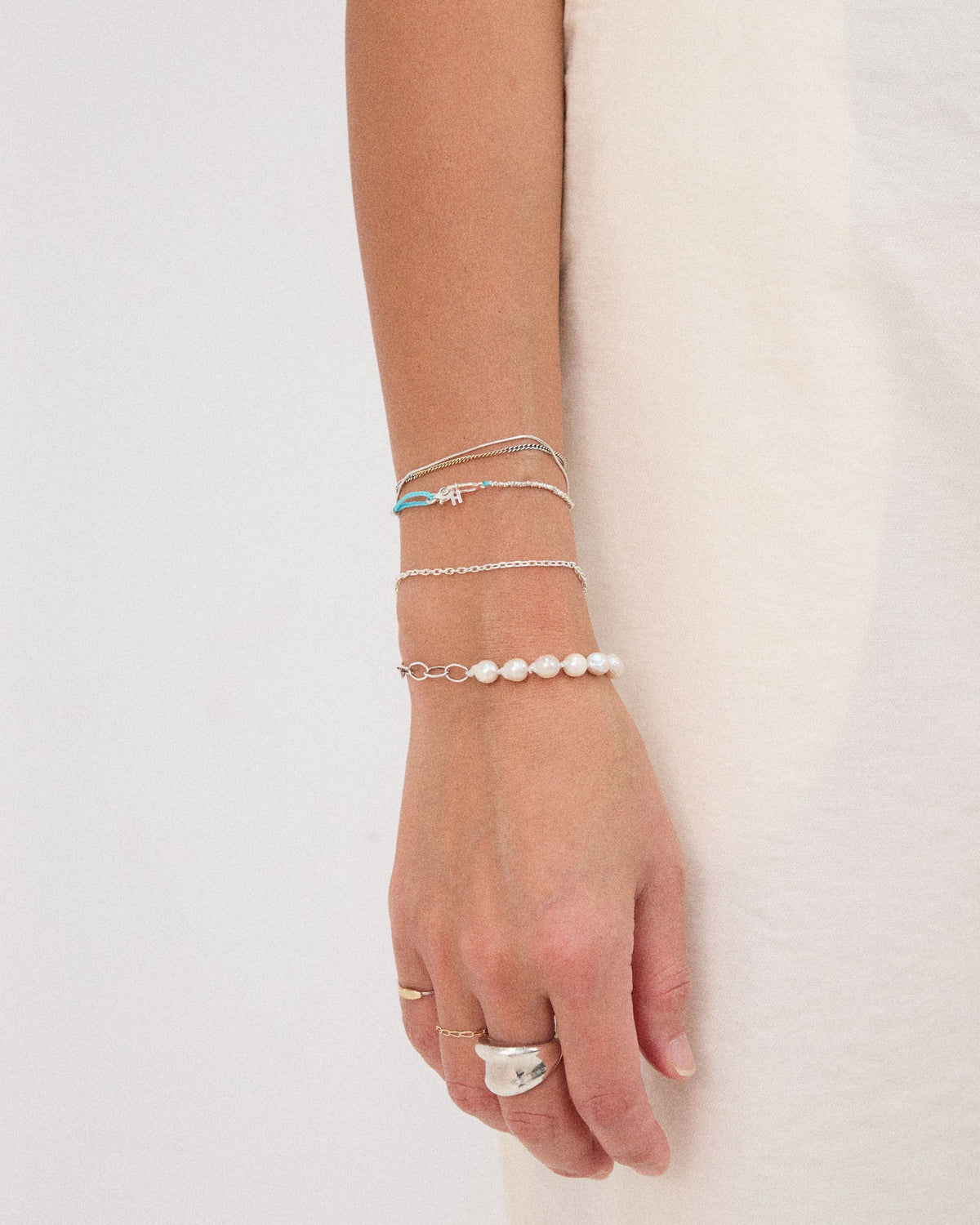 classic link chain bracelet – no extra detail, just a steady rhythm of links | HANNA543