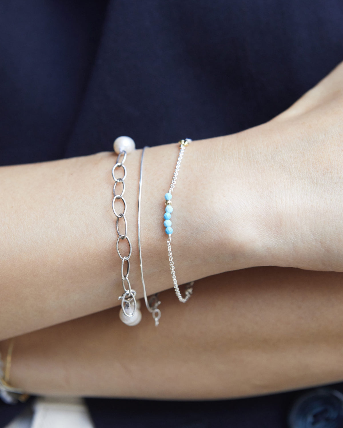 B203_A - turquoise ball bracelet
