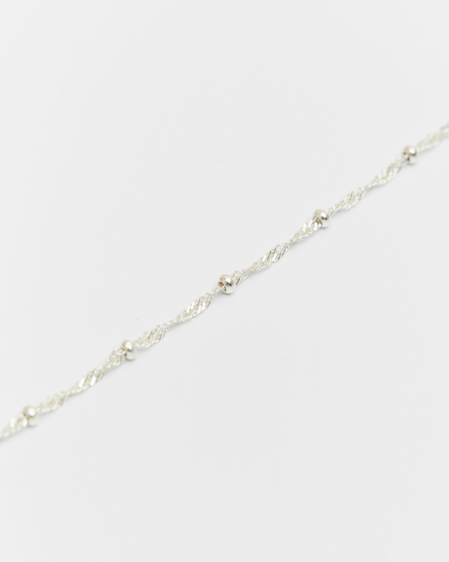 B488 - breeze twist with bead