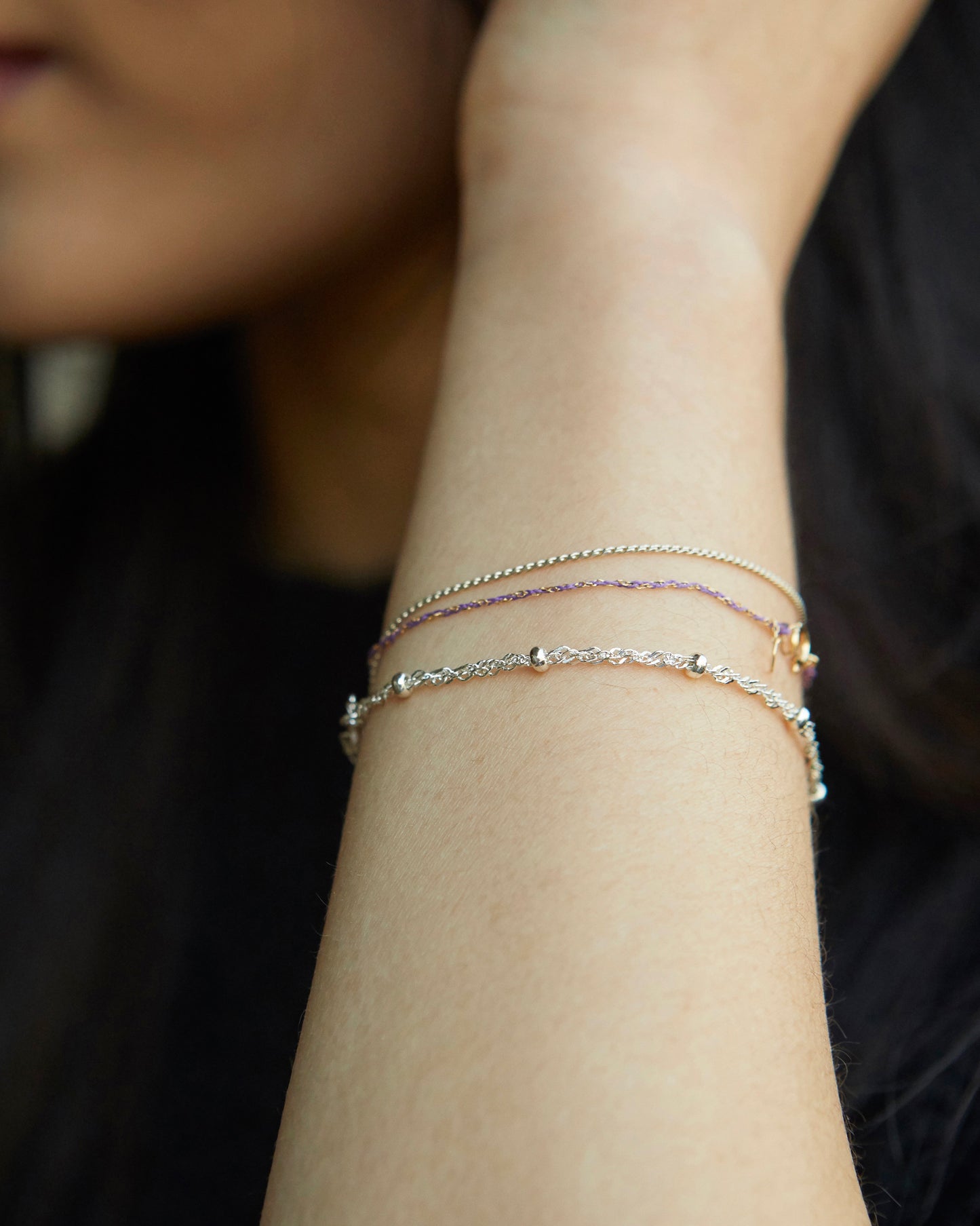 B488 - breeze twist with bead