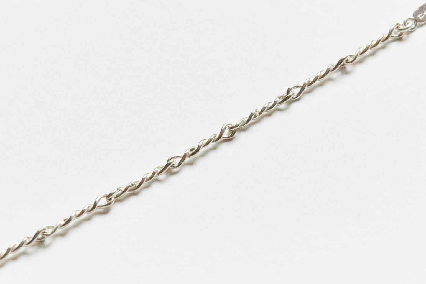 B492 - twisted sterling chain