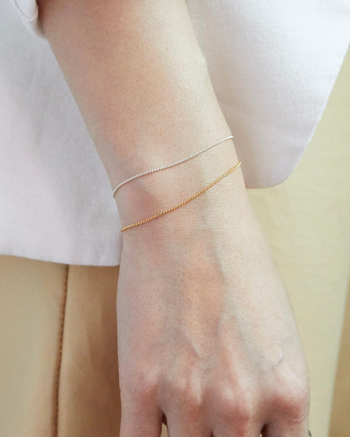 matte snake chain bracelet – clasp and extender detail | HANNA543