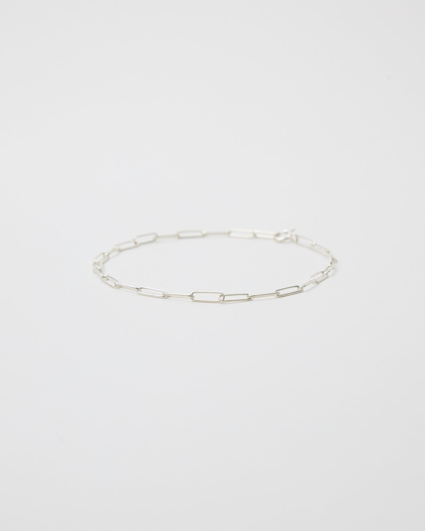 B570 - paperclip chic *in stock