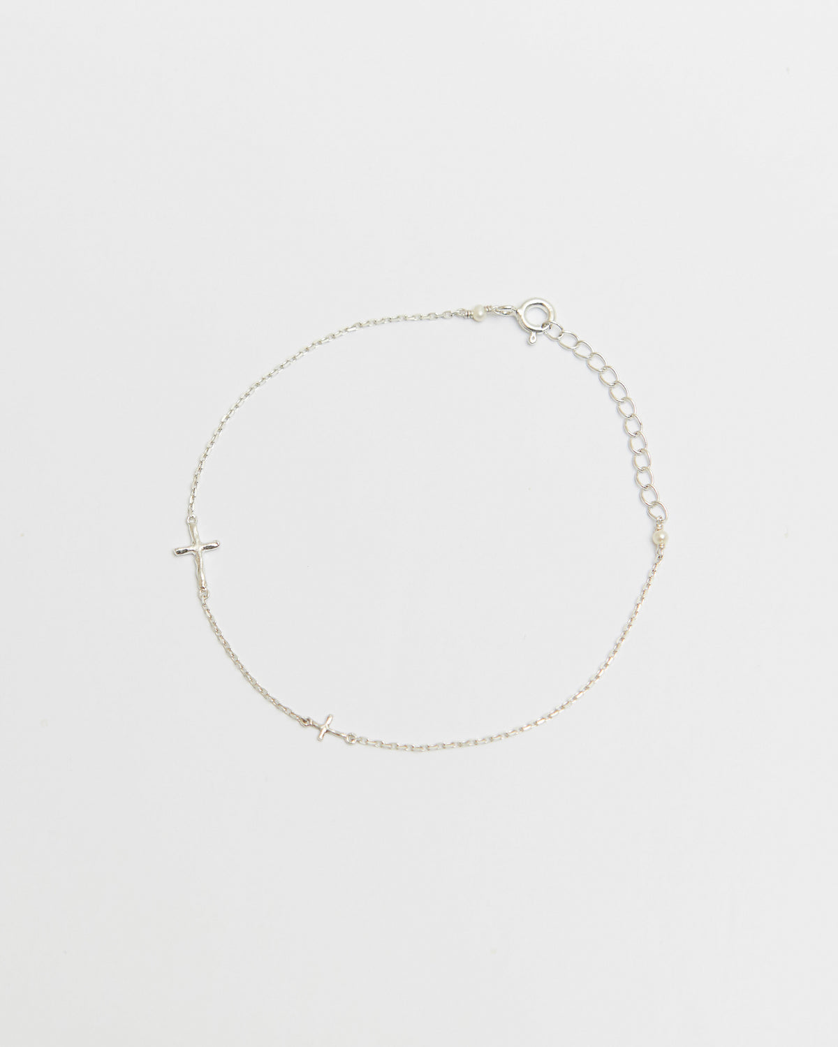 cross axis chain bracelet in silver – fine chain with sideways cross and extender chain | HANNA543