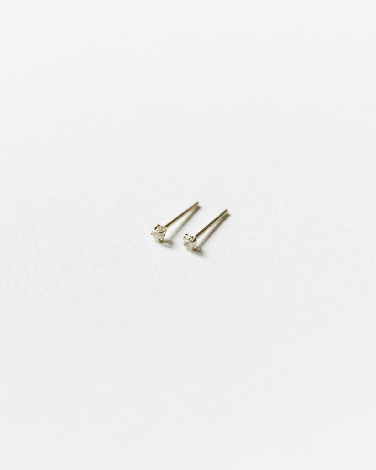 E615 14K solitaire stud earrings in solid 14K gold by HANNA543