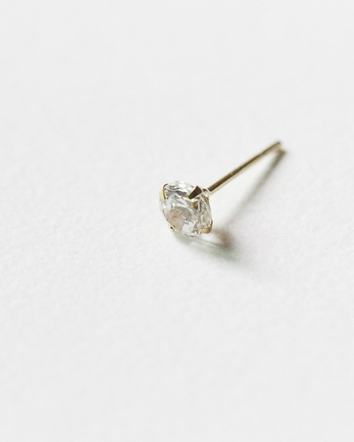 14K solitaire stud in gold – photo 6 | HANNA543