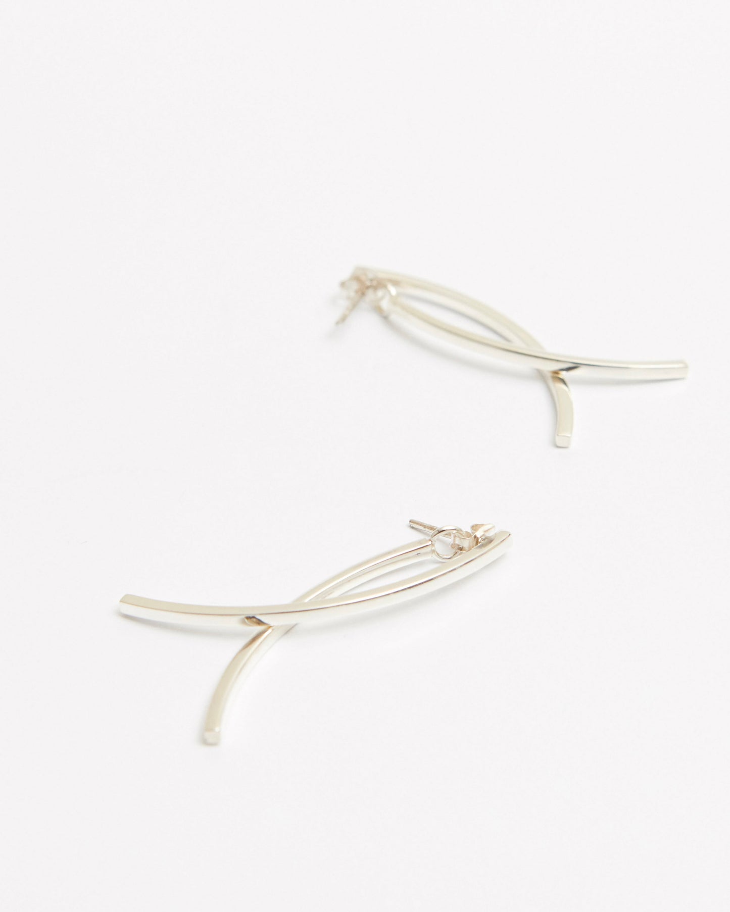 E809 - twist arc hoops