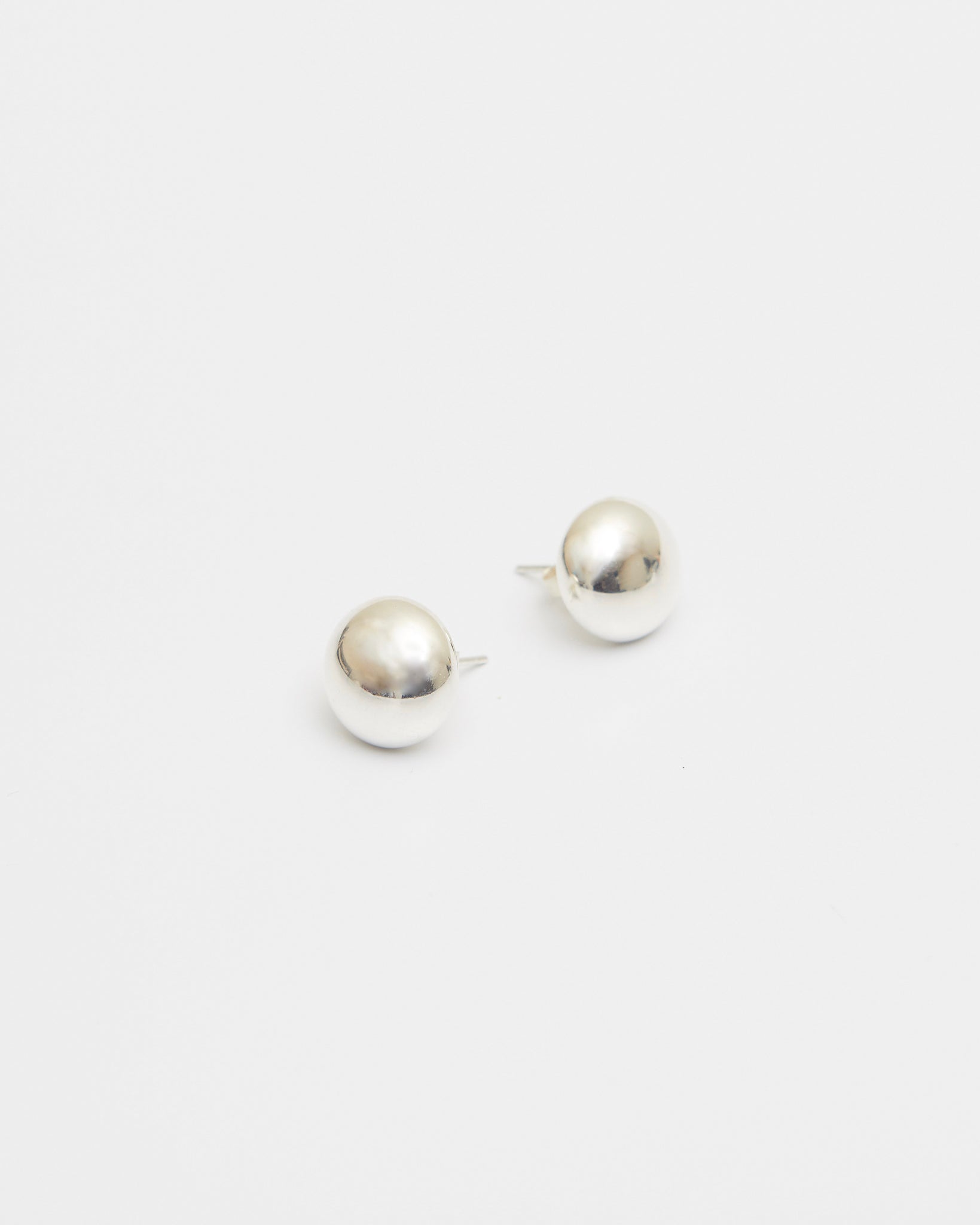 E821 - brushed orb studs