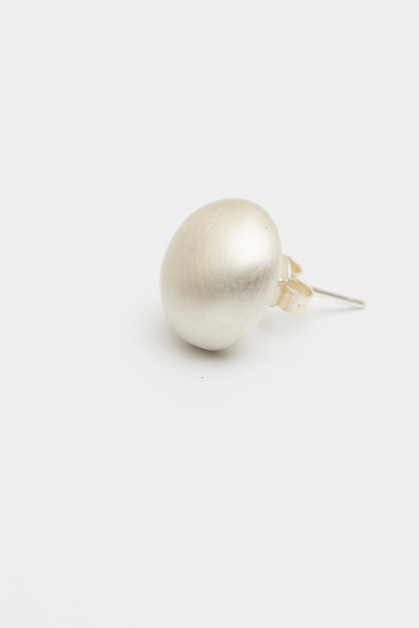 E821 - brushed orb studs
