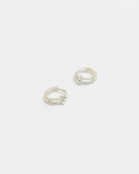 Pair of sterling silver small hoop earrings with a knot detail – HANNA543 E906 click circle hoops