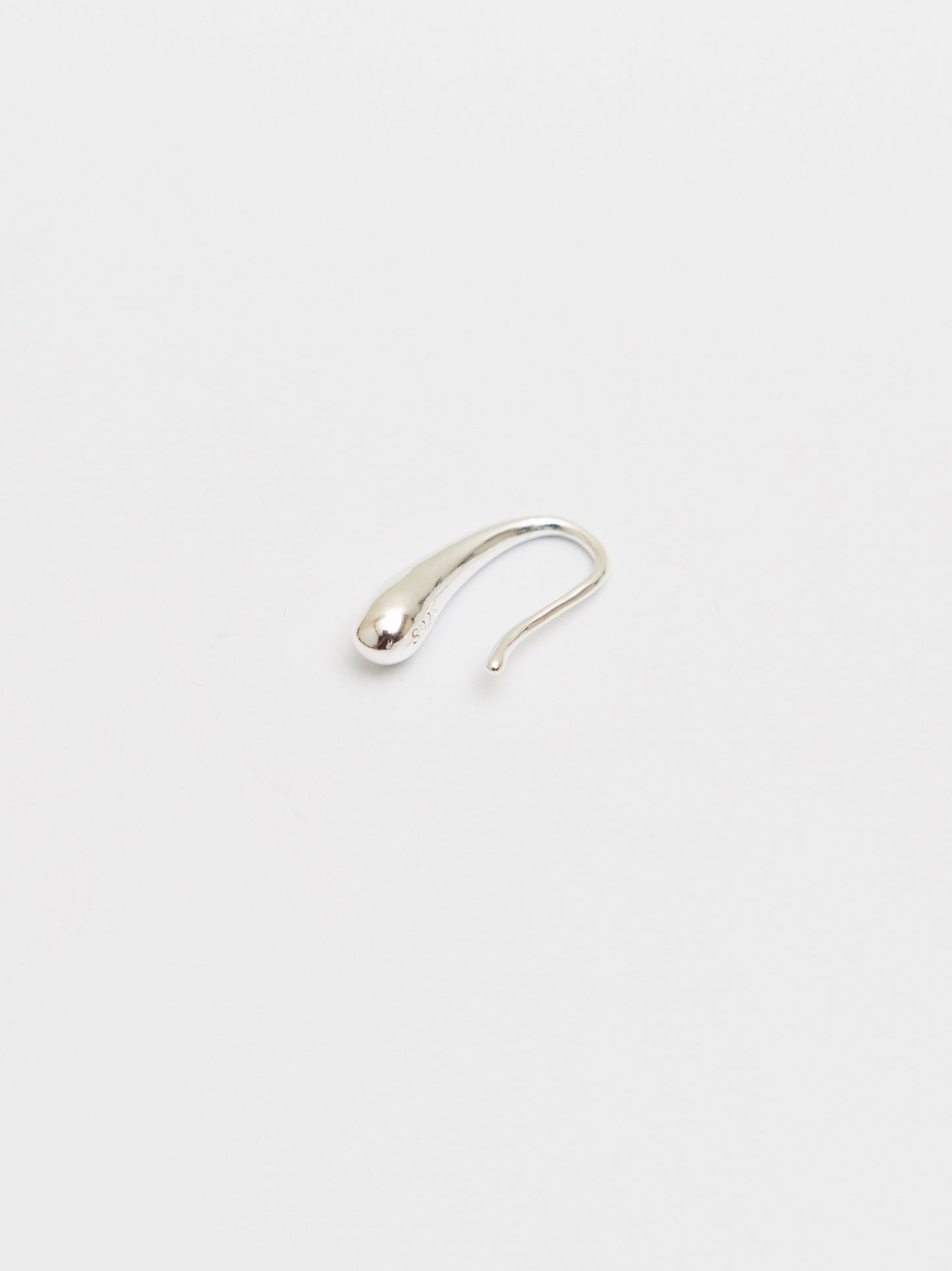 E909S - silver teardrop hooks