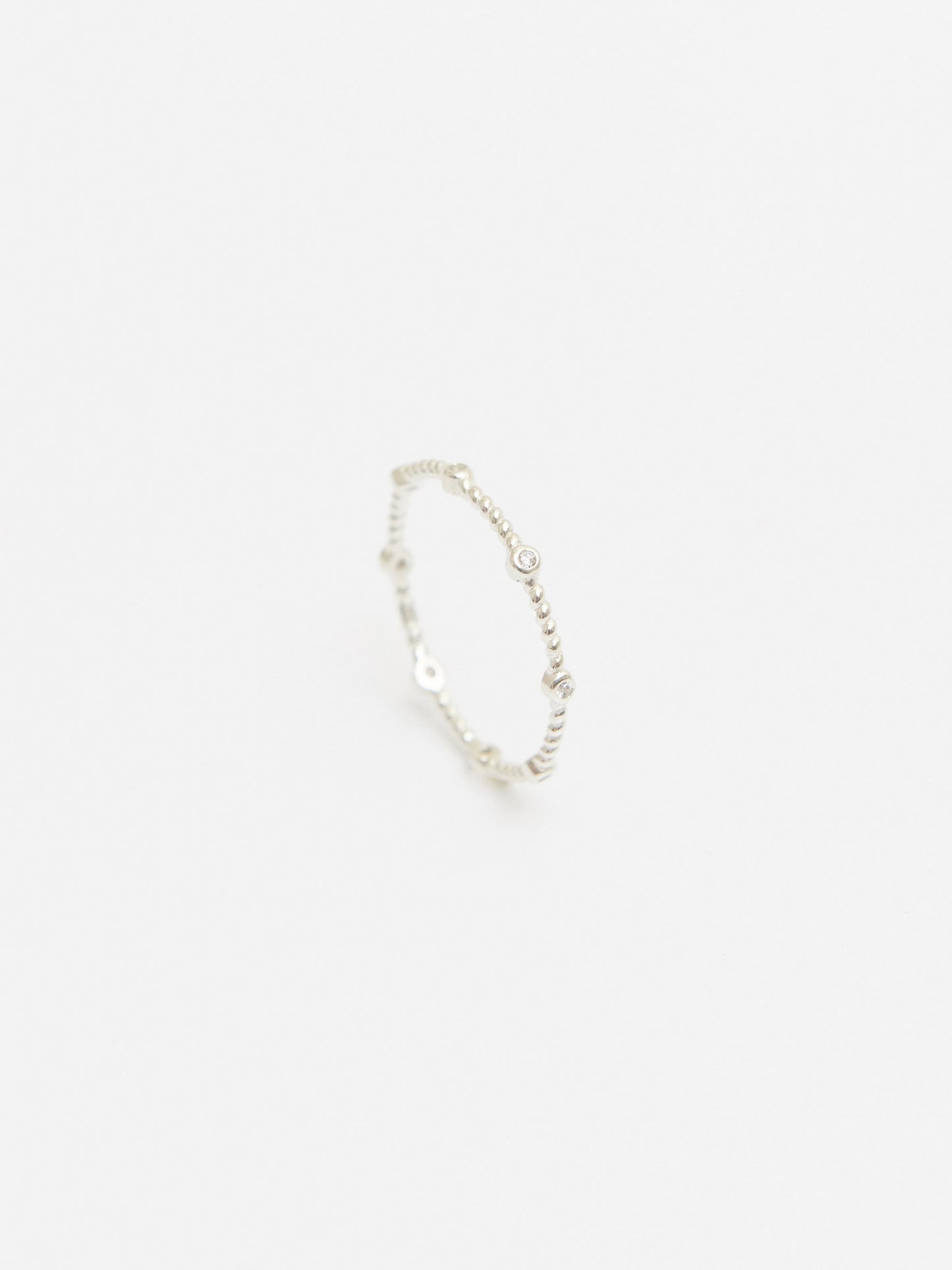 R526S - beaded circle silver