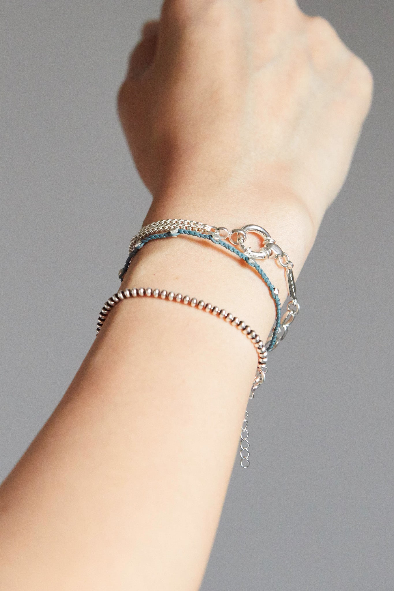 B565 - deep ocean with silver chips bracelet