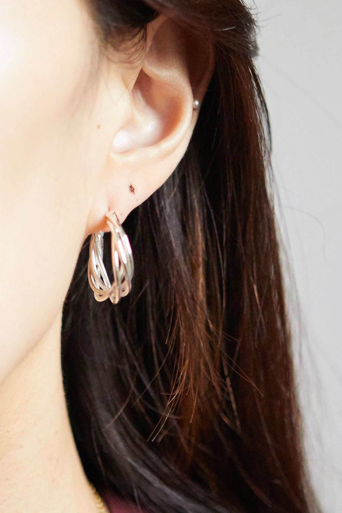 E783S - sterling spiral hoops