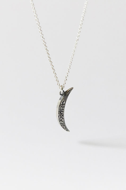 N211 - mystic luna pendant