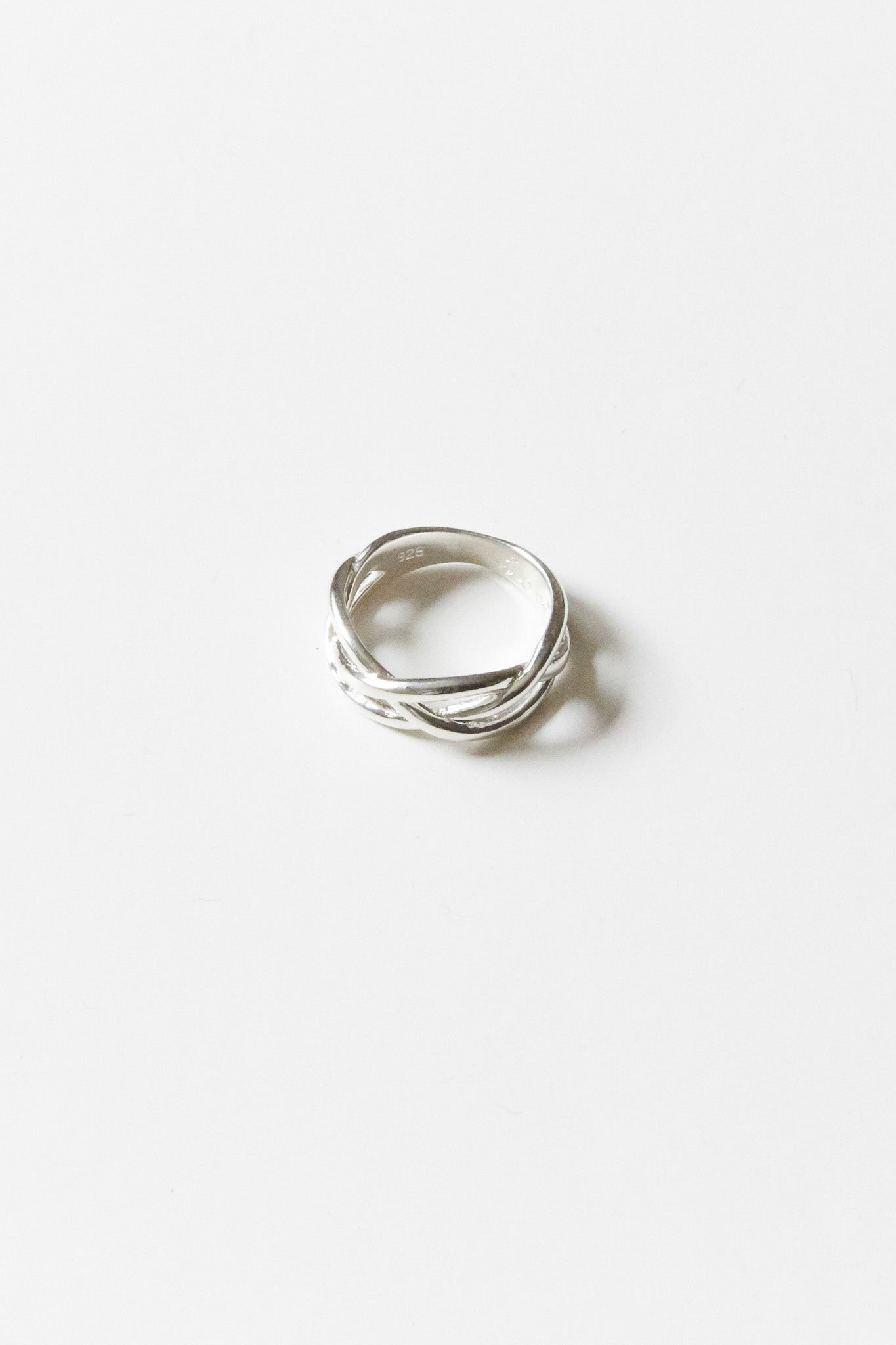 R119 - love entwined ring