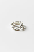 R119 - love entwined ring