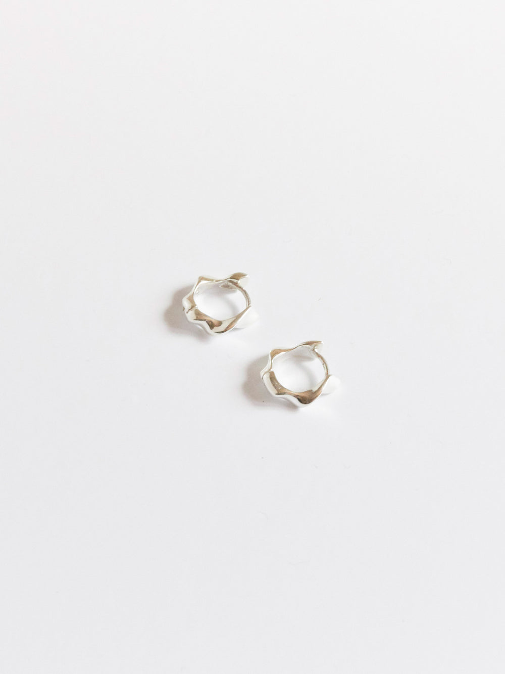 E749S - swirling breezes silver earrings