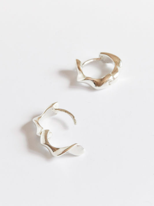 E749S - swirling breezes silver earrings