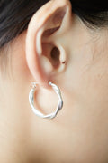 E324S - silver twisted hoop earrings