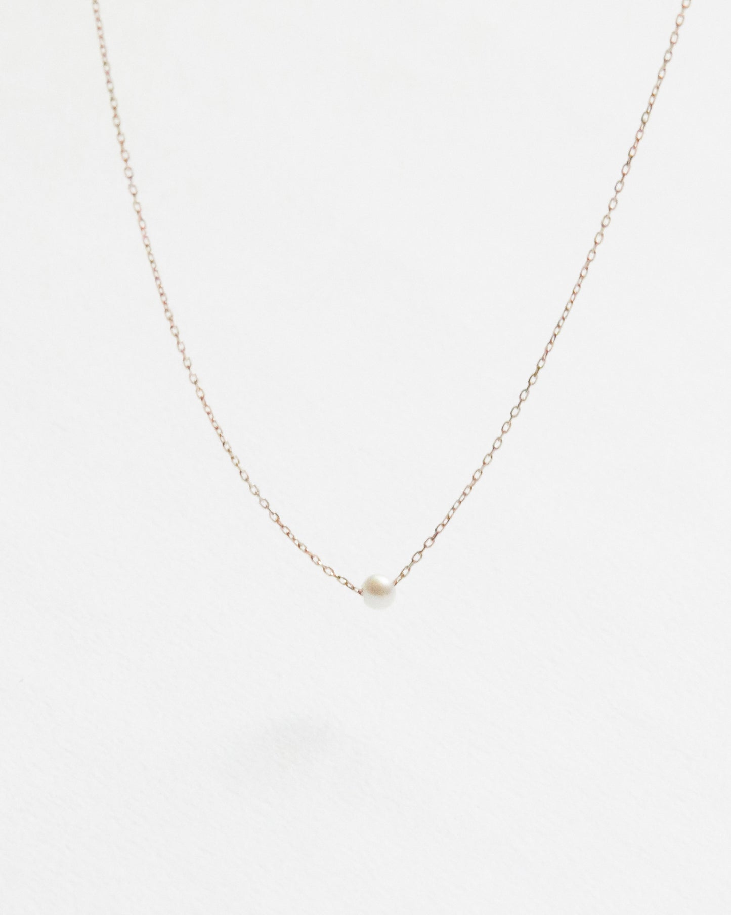 N246 - solo pearl gold choker