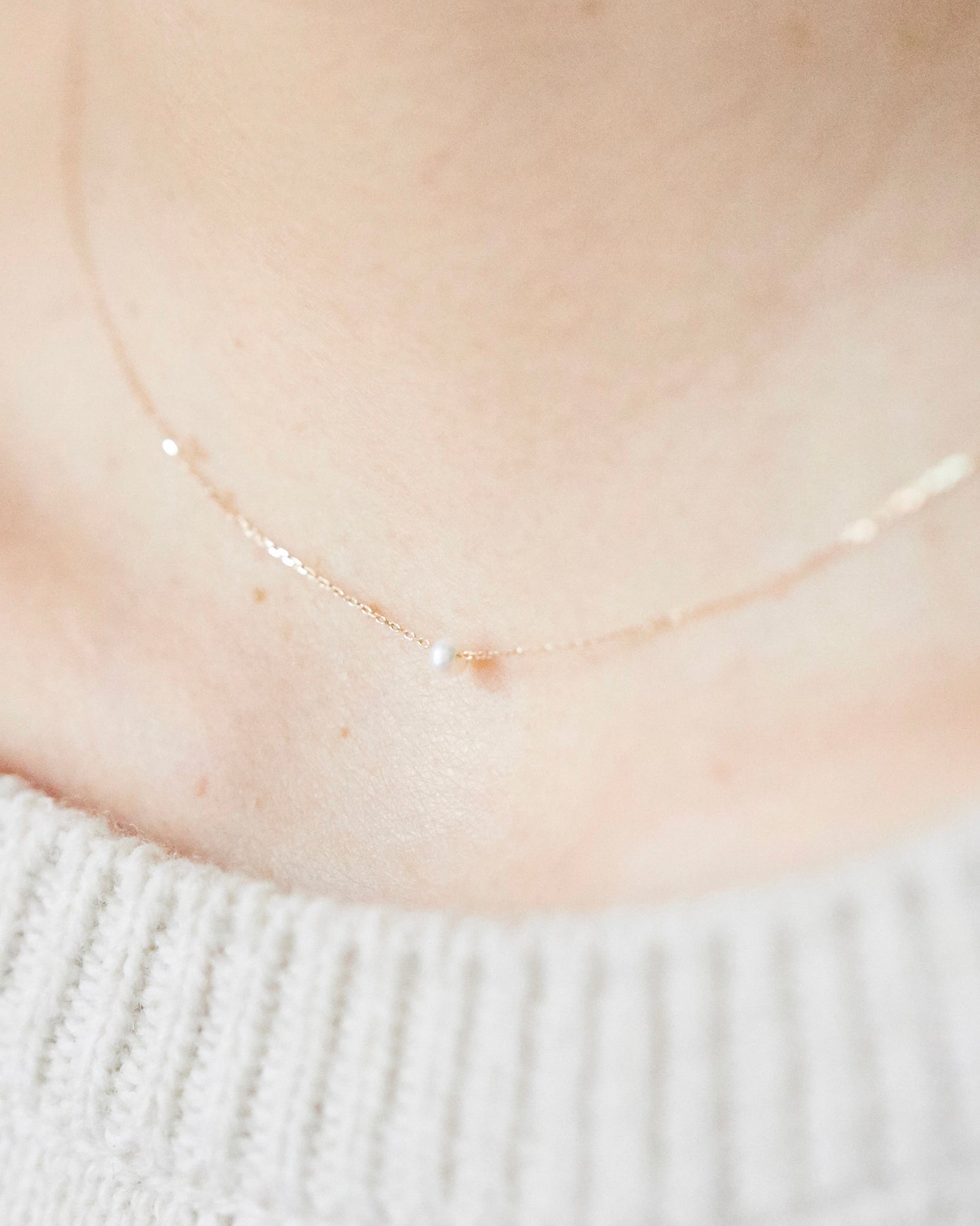 N246 - solo pearl gold choker