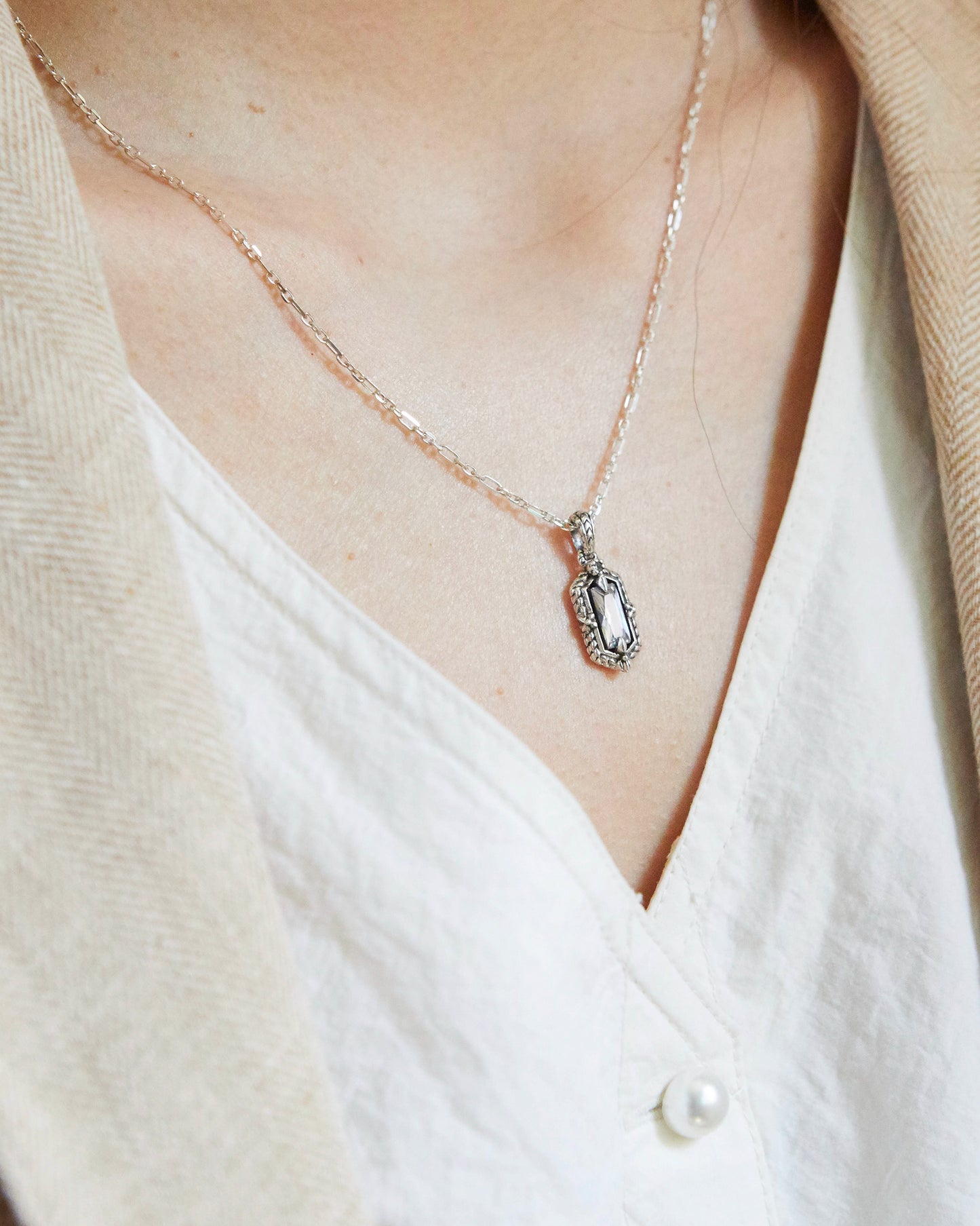 N349 - geometric grace pendant