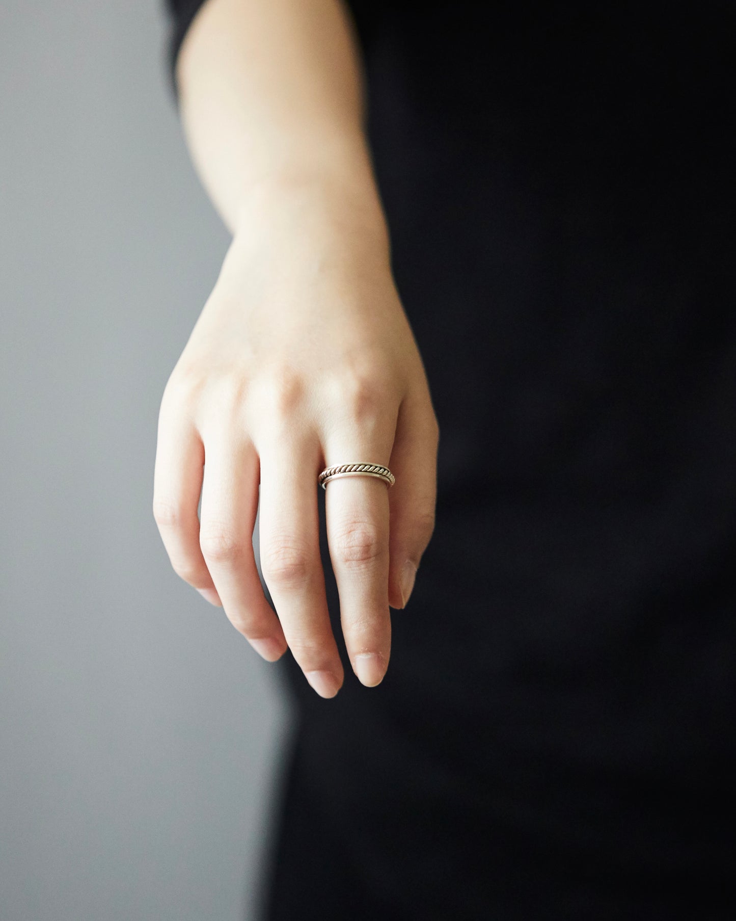 R133 - twist braid band