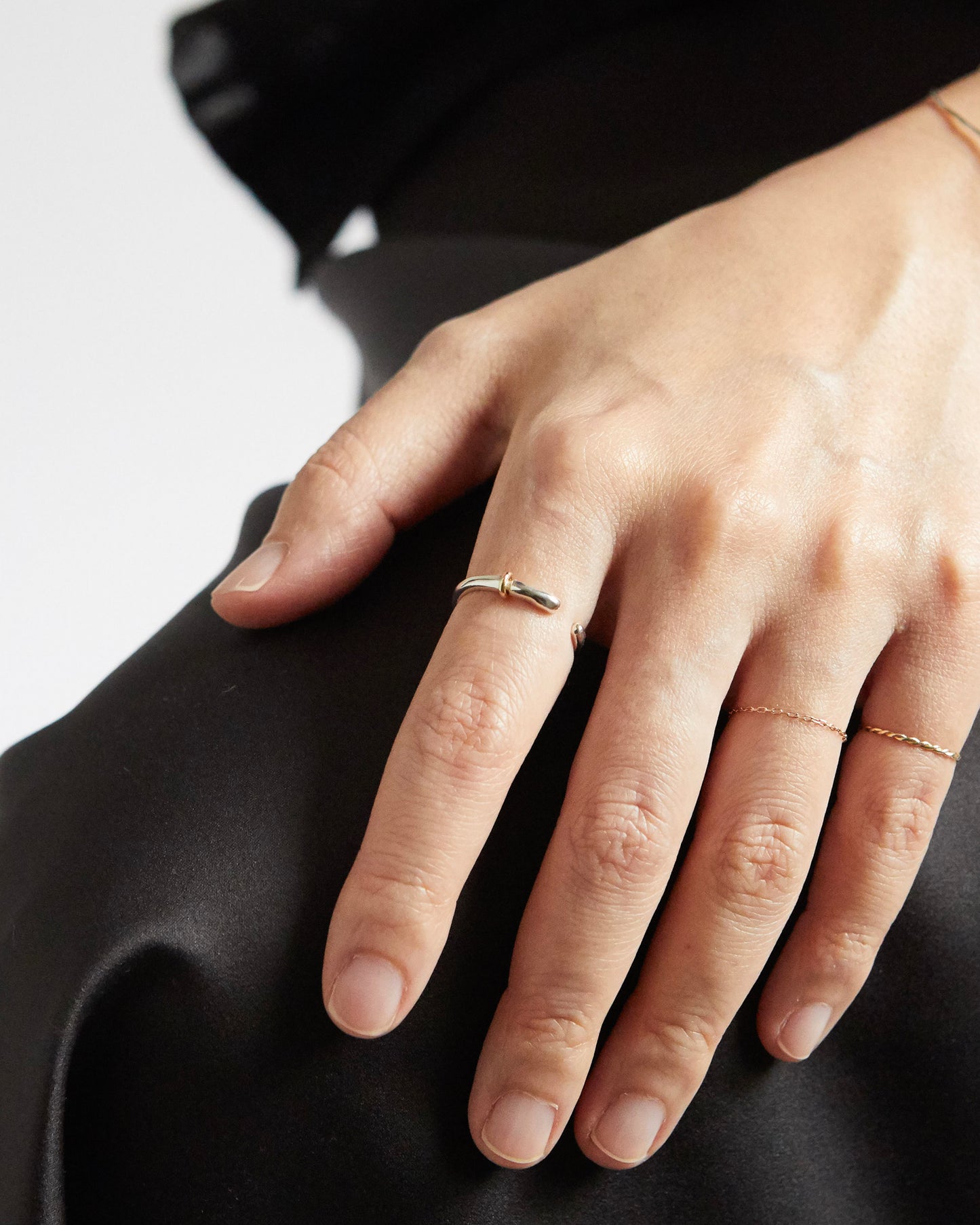 R496 - looped & loose *in stock