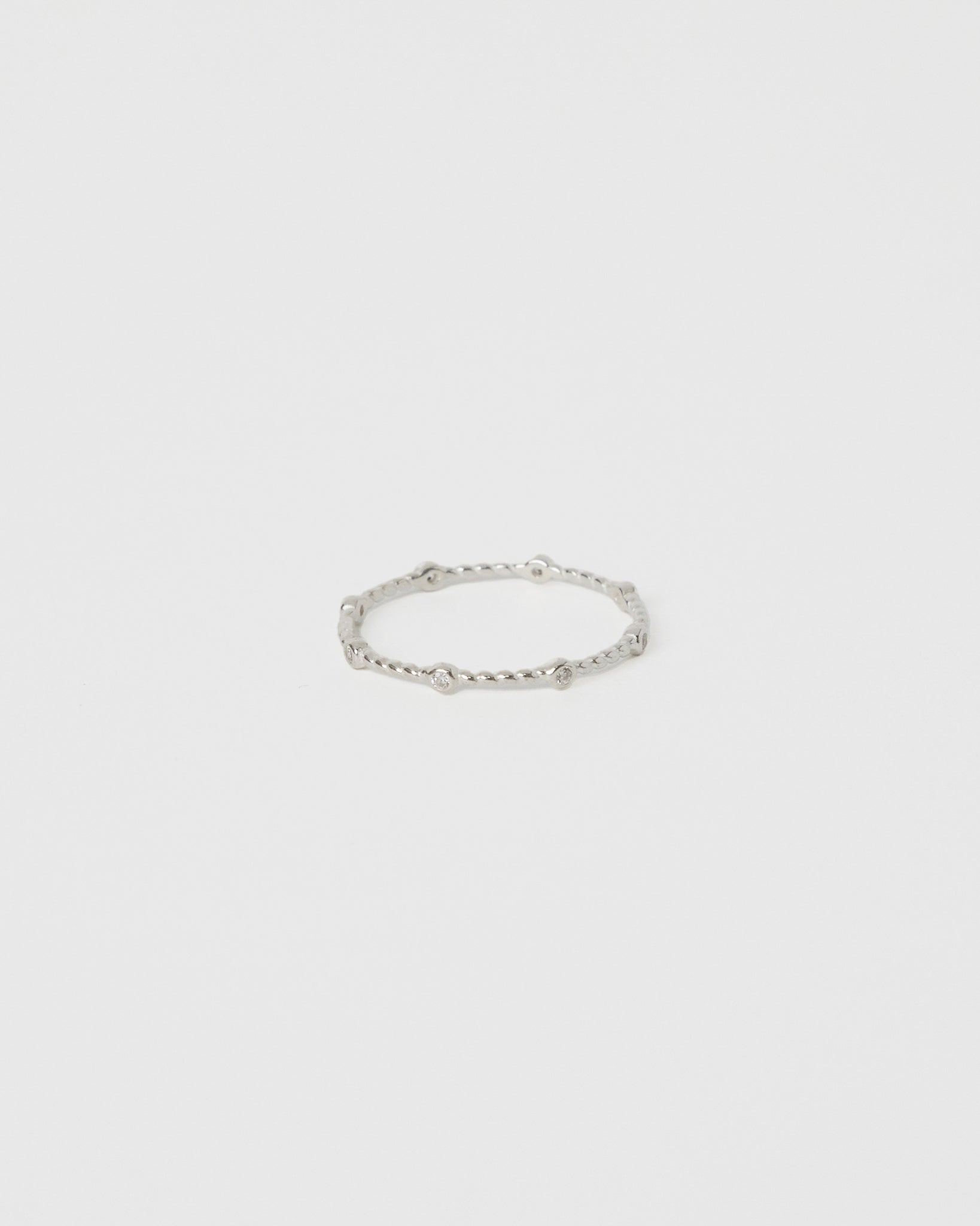 R526 - beaded circle