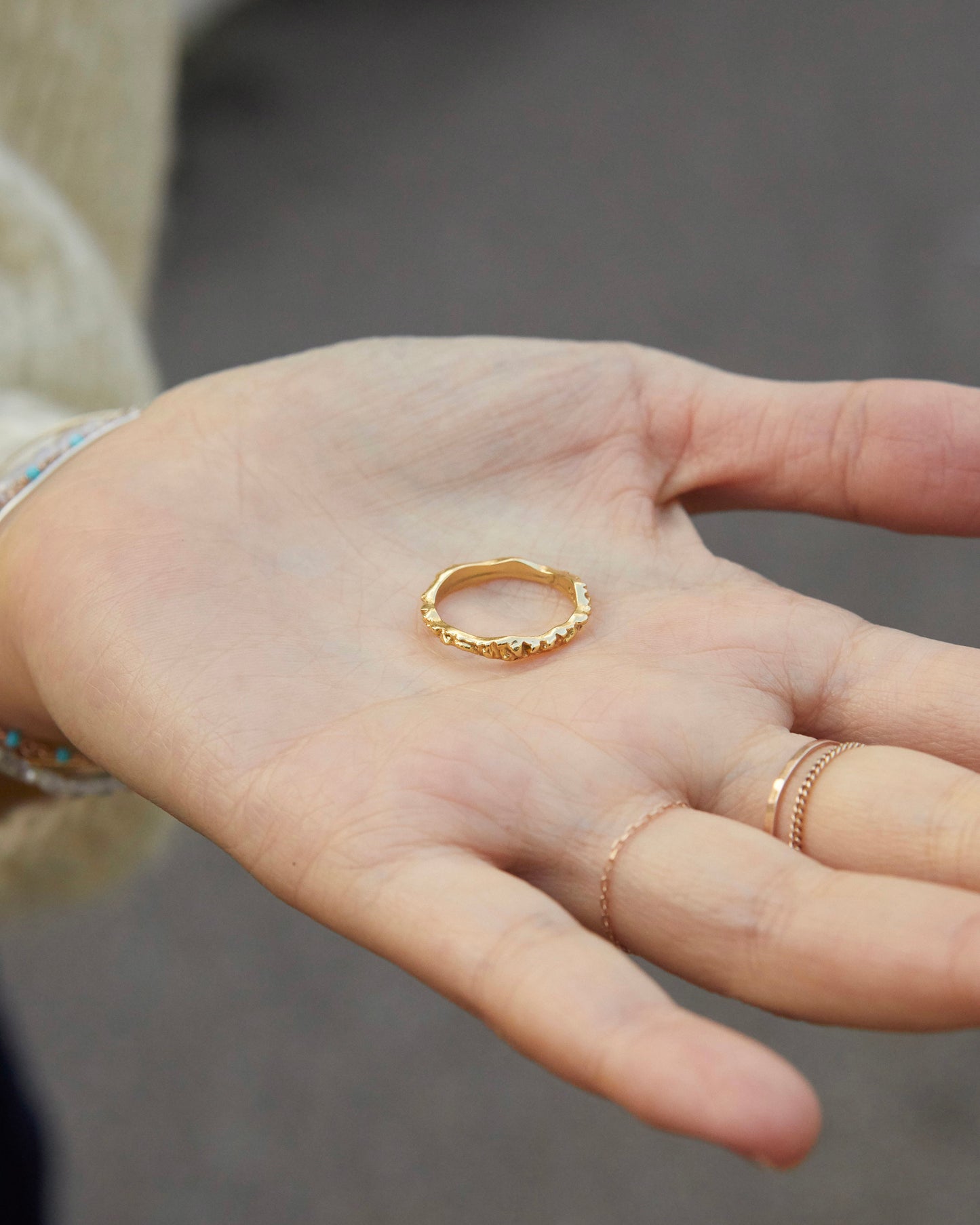 R527 - fractured glow ring *in stock