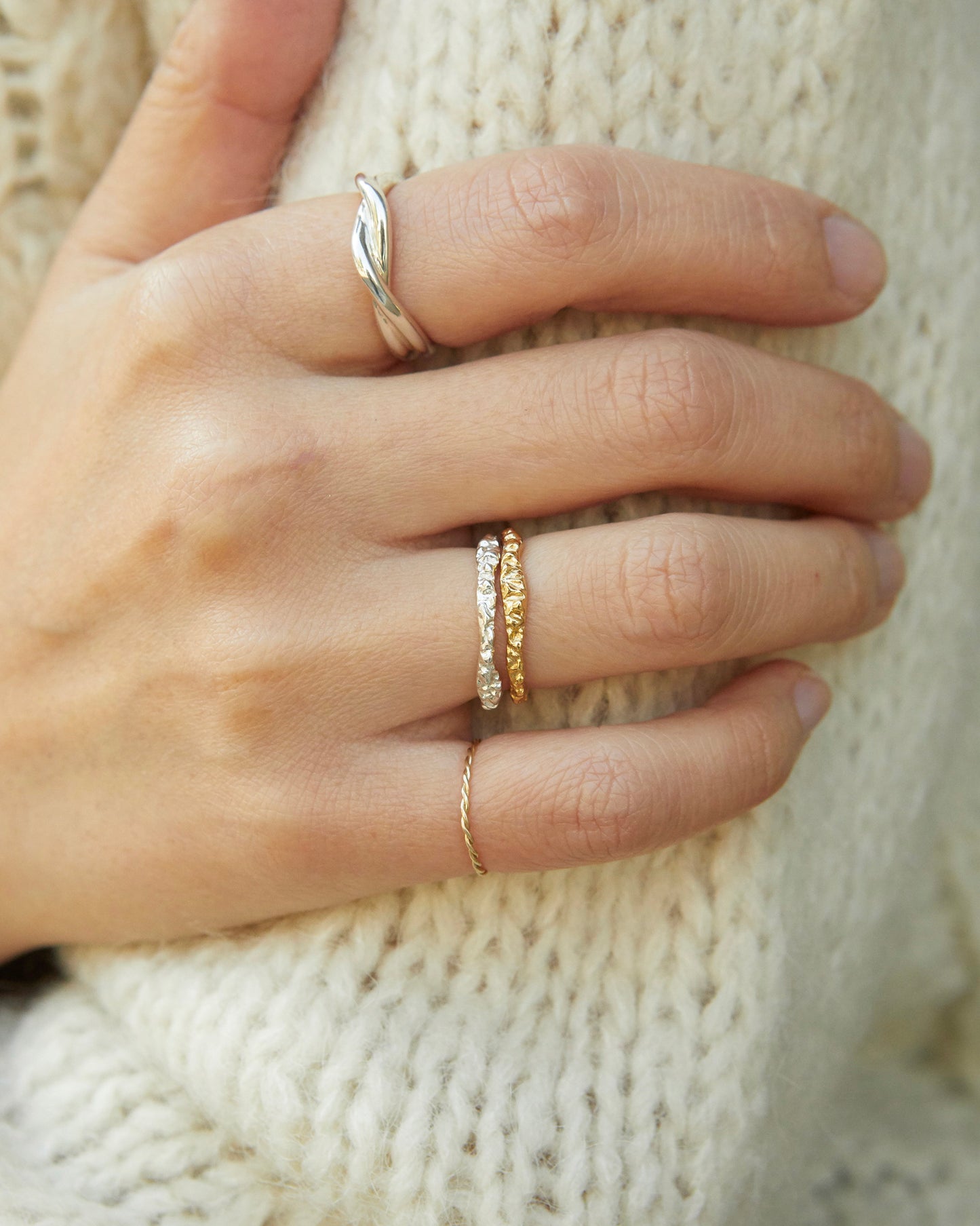 R527 - fractured glow ring *in stock