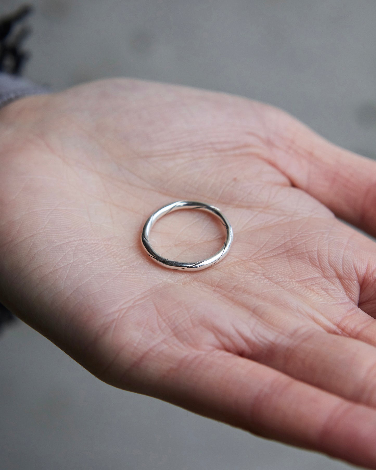 R608 - silver drift line *in stock