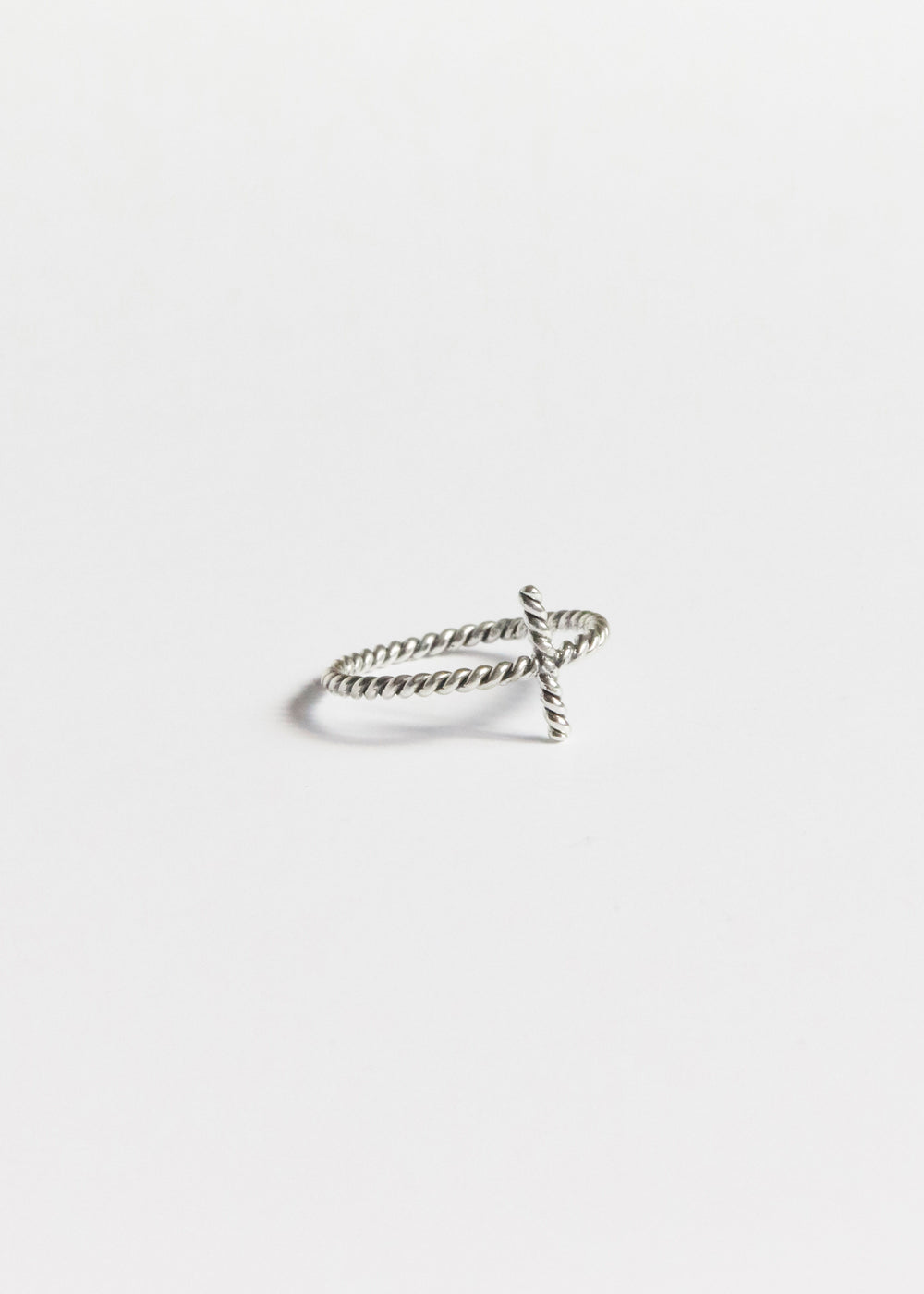 one ring, no effort, still wins the entire look