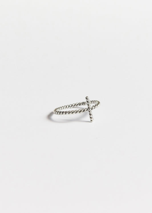 one ring, no effort, still wins the entire look