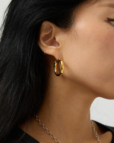 volume click hoop earring – available in S 20, M 25, L 30 and XL 35 mm | HANNA543