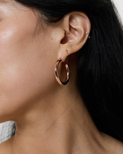 volume click hoop earring – bold 35 mm sculptural hoop | HANNA543
